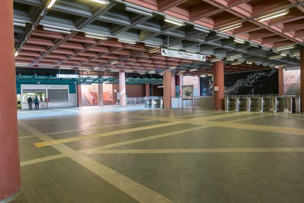 Athen Olympia-Sportkomplex Metro-Station-Irini Vorhalle