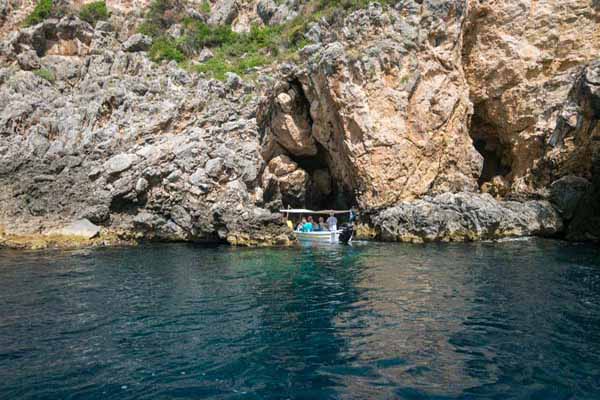 Paleokastritsa Blue-Eye-Grotte