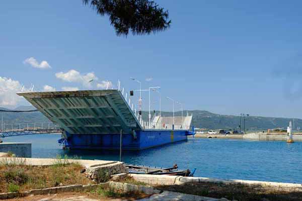 Lefkada Schwimmende Brücke