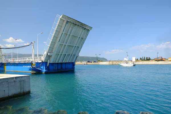 Lefkada Schwimmende Brücke