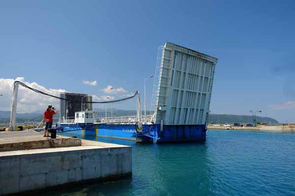 Lefkada Schwimmende Brücke