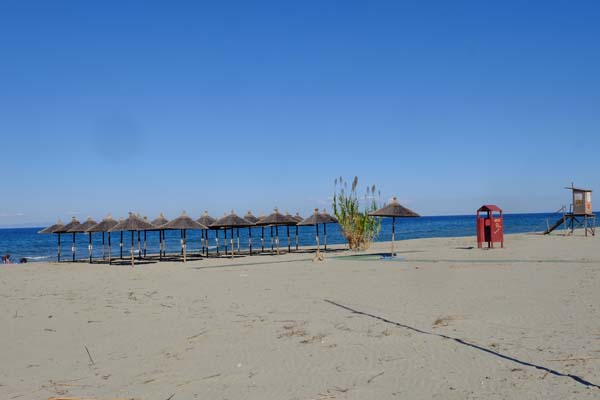 Neoi Poroi Strand im Oktober