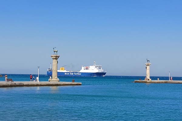 Rhodos Madraki-Hafen Einfahrt