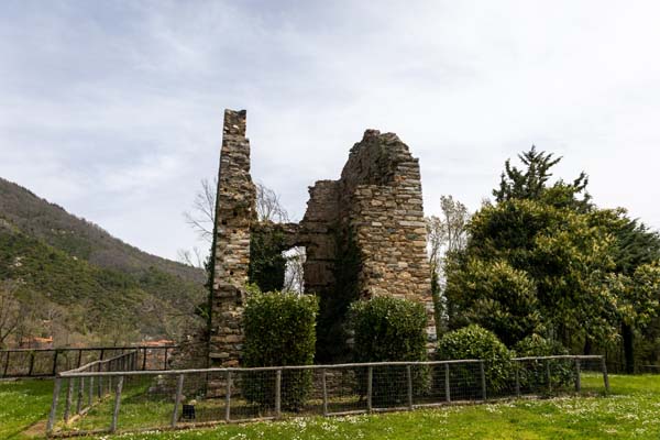 Aristoteles Park Ruine