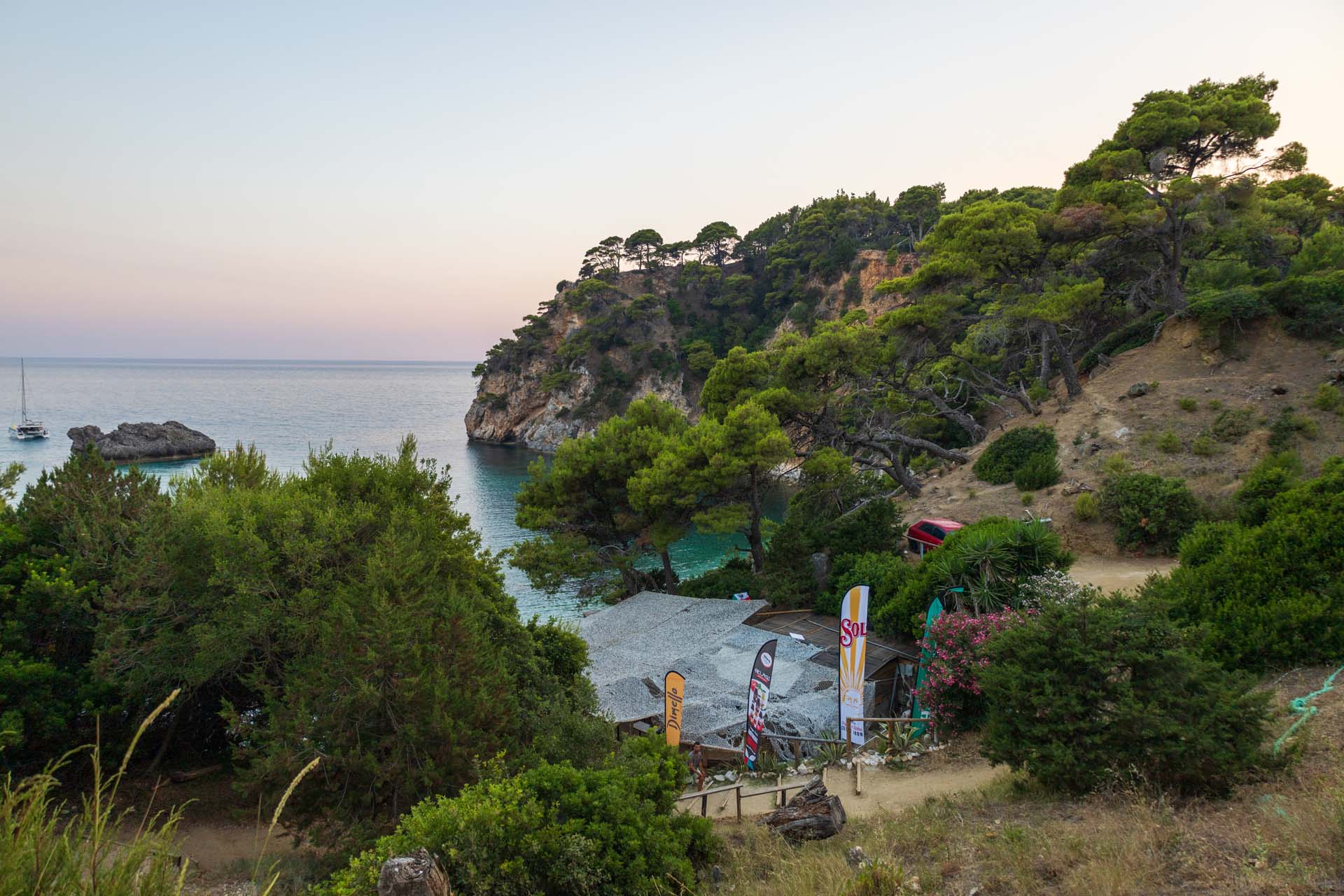 Alonaki Fanariou Beach-Bar