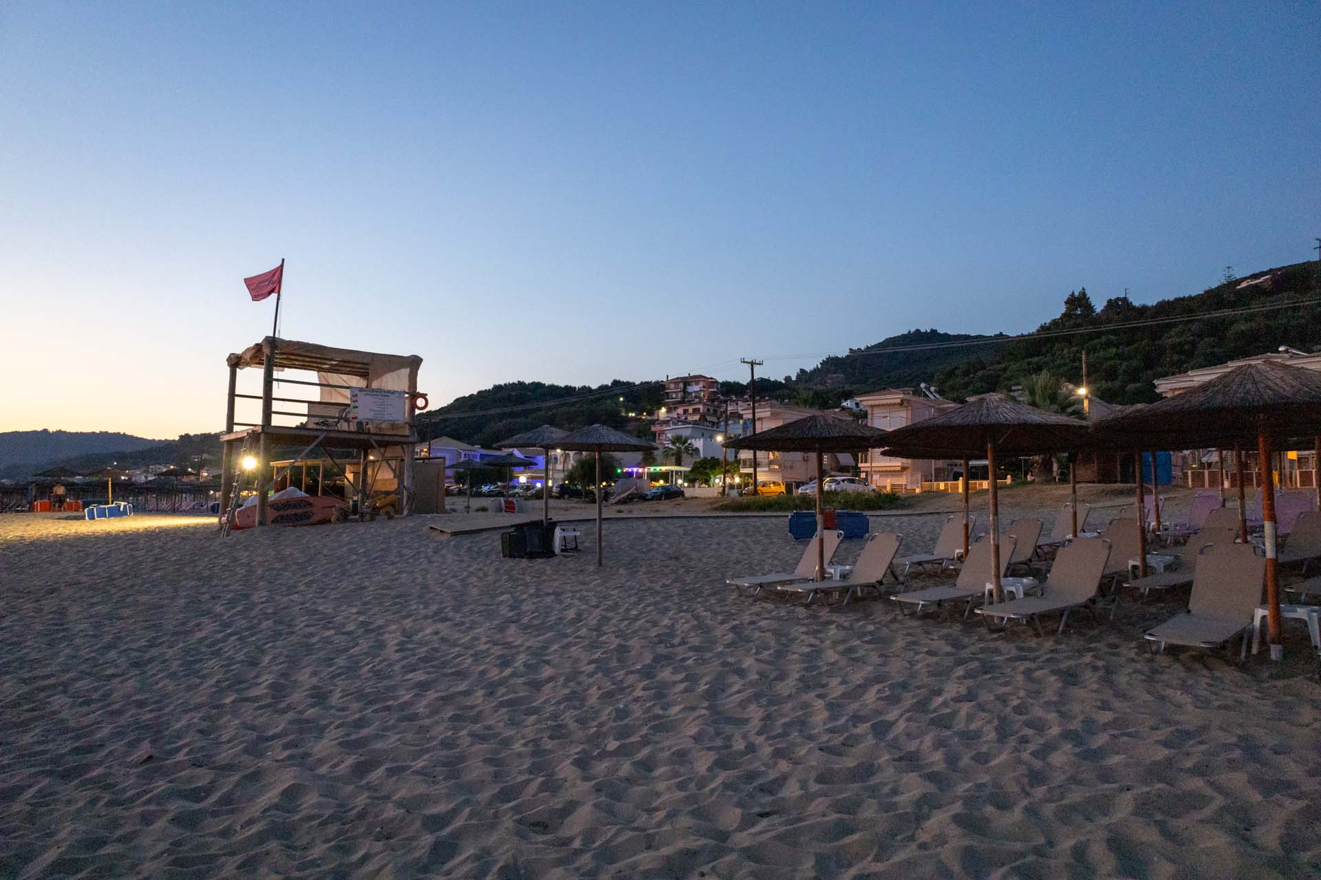 Vrachos Beach Wachturm