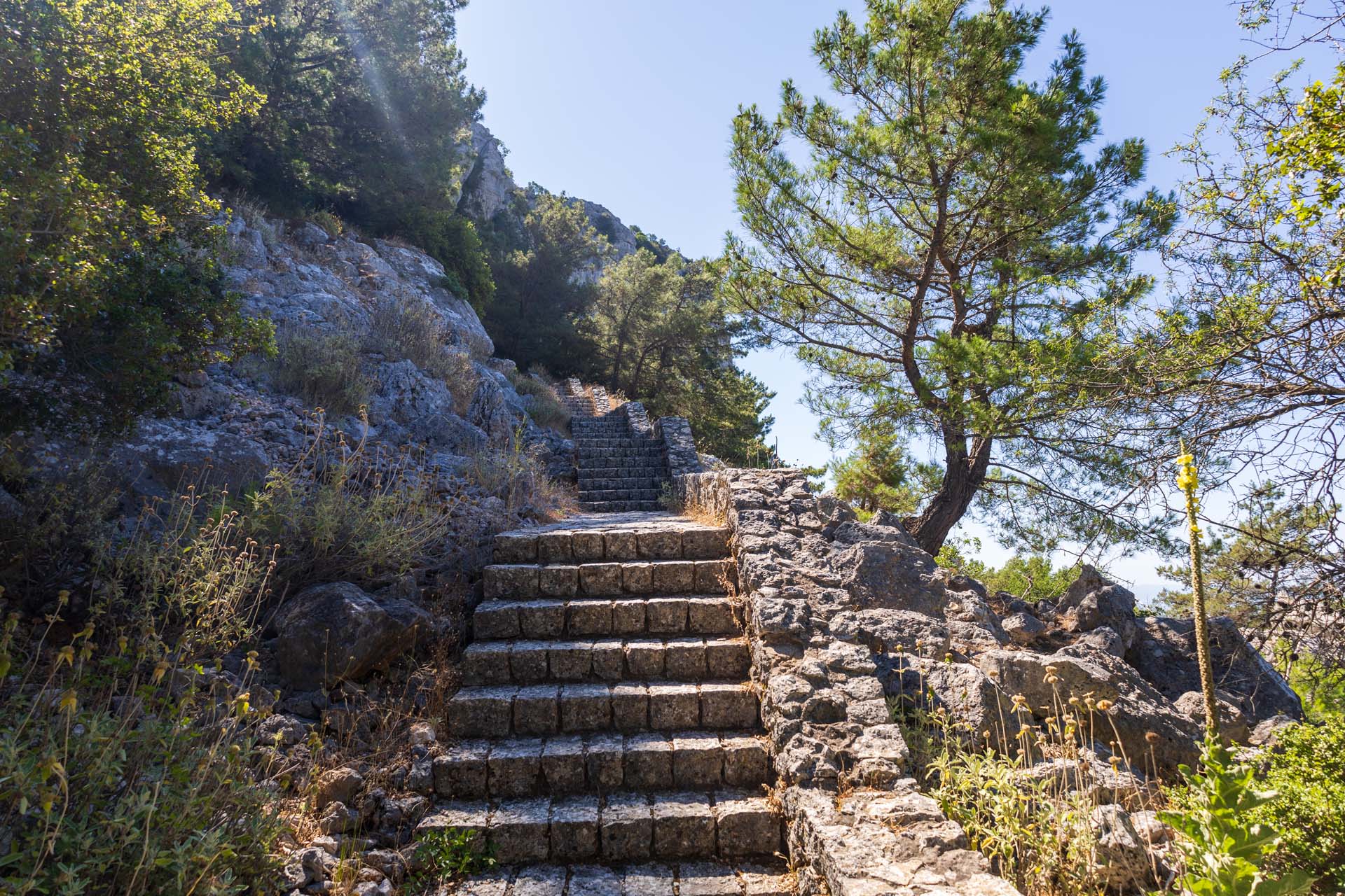 Zalongo Treppen zum Monument