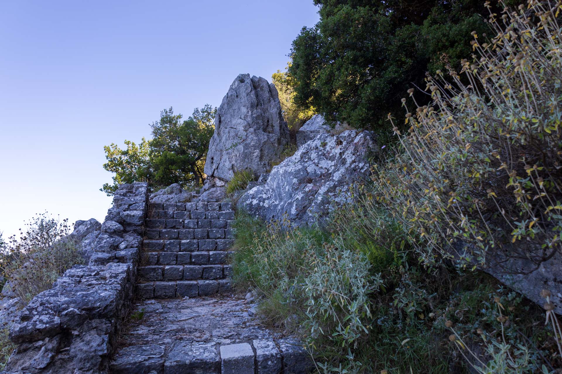 Zalongo Treppen zum Monument