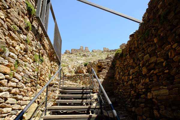 Castello Rosso Treppe
