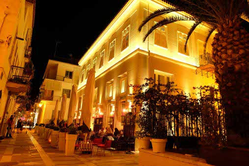 Nafplio Seitenstrasse am Abend